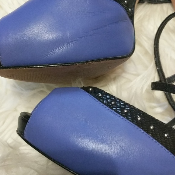 WHBM Peeptoe Heels Periwinkle & Black 8 ! - Picture 5 of 8
